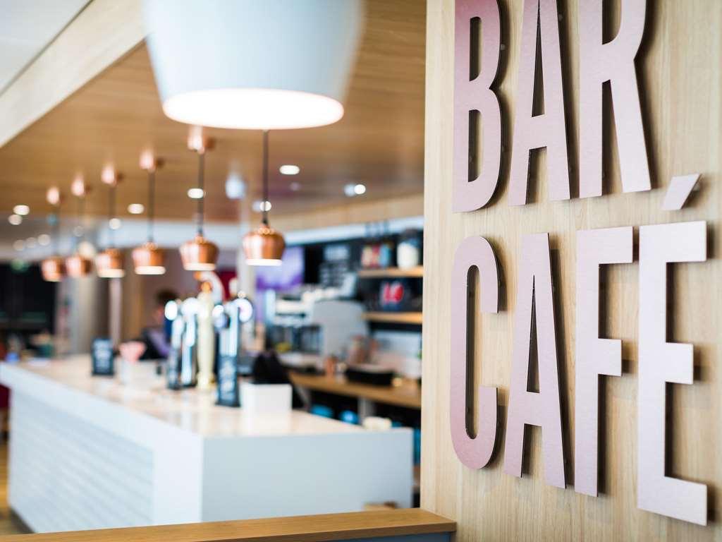 Travelodge Birmingham Central Bull Ring Restaurant foto